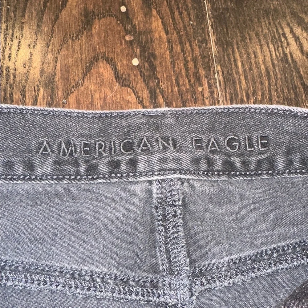 American Eagle Outfitters light black MOM High Rise Jeans size 2 regular